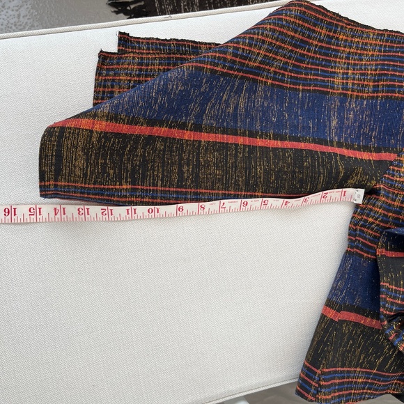 Authentic African mult-colour & gold metallic fabric crop-top with open sleeves. - Picture 7 of 10